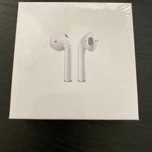 Apple AirPods 2nd Generation with Wireless Chargin